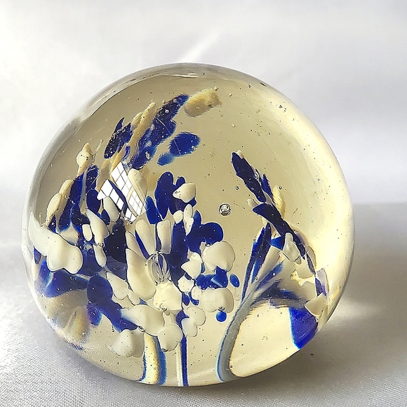 Vintage Glass Paperweight 3D Blue and White Art - Picture 15 of 16